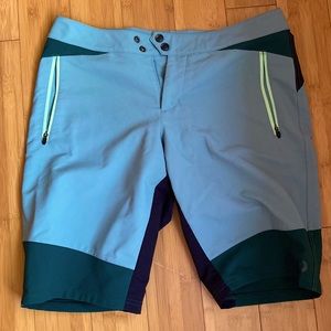 Pearl Izumi mountain bike shorts size 8